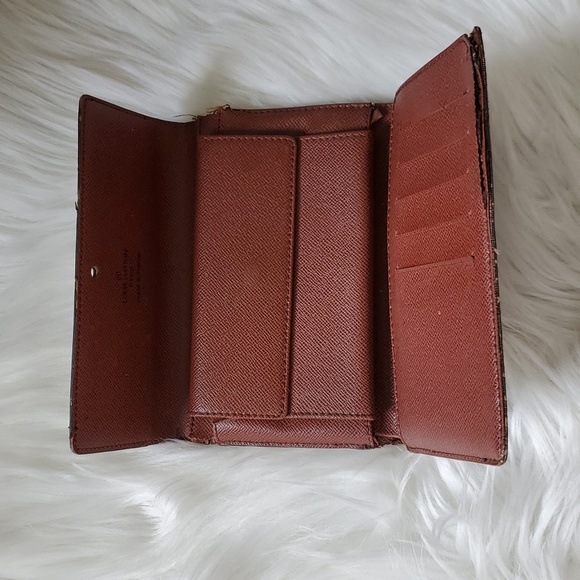 Authentic Louis Vuitton wallet - Picture 2 of 11